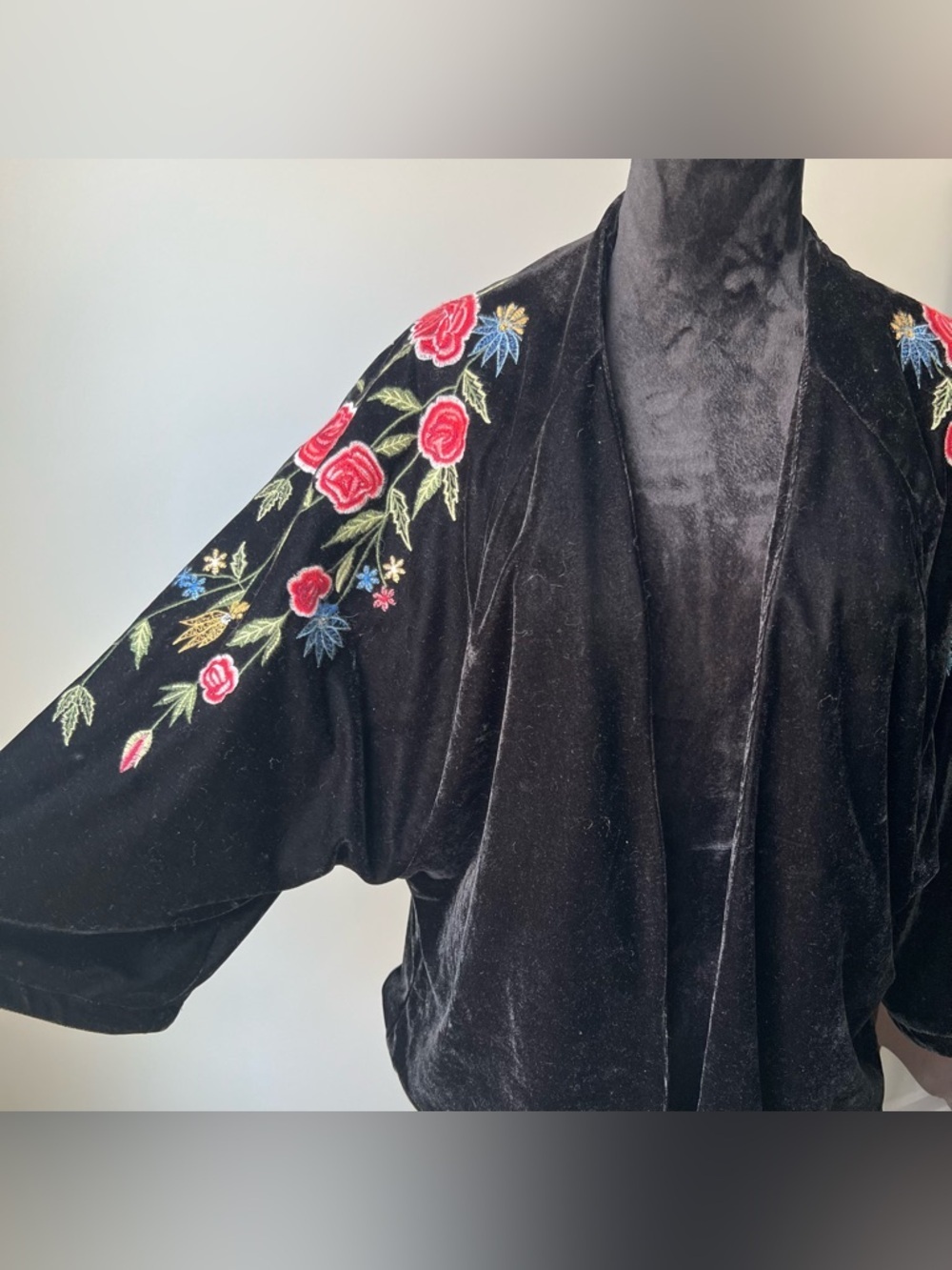 Embroidered Black Velvet Kimono with Red Hummingbird Motif - Picture 5 of 9